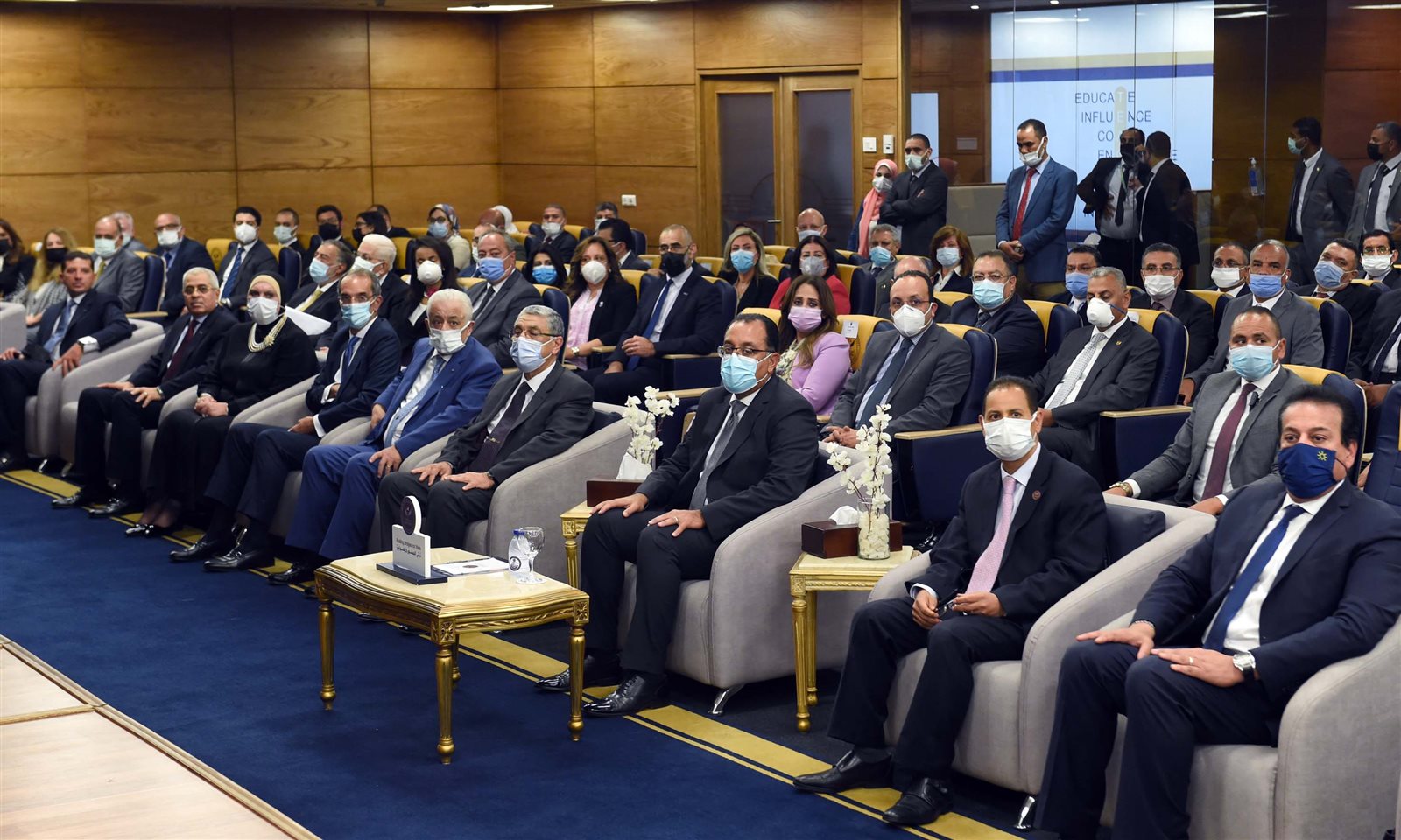 رئيس الوزراء يفتتح مجمع المعرفة للثقافة المالية (12)