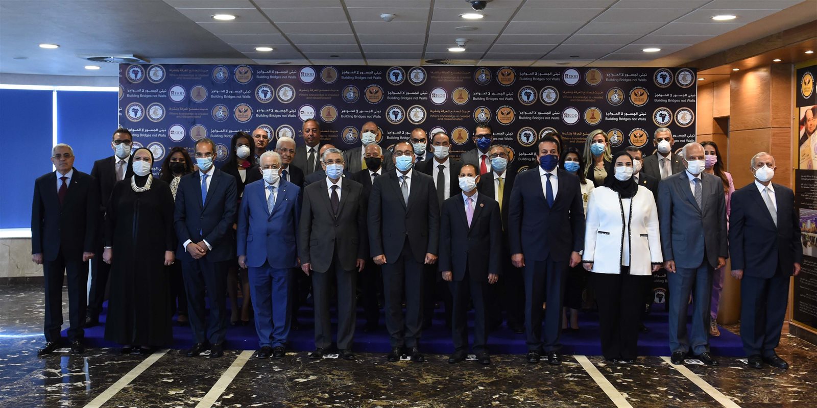 رئيس الوزراء يفتتح مجمع المعرفة للثقافة المالية (16)