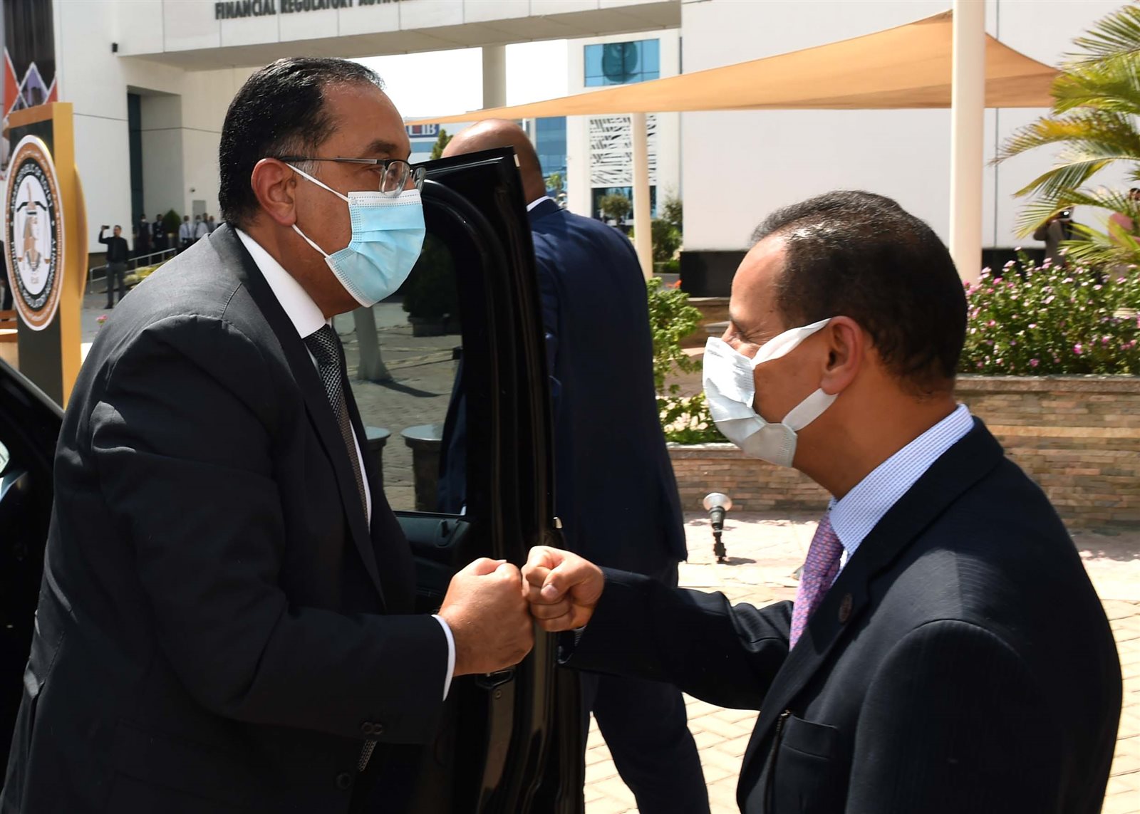 رئيس الوزراء يفتتح مجمع المعرفة للثقافة المالية (3)