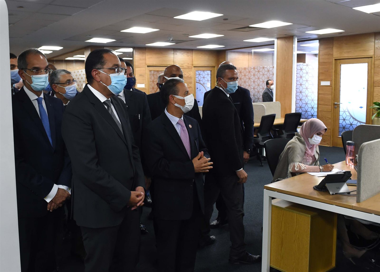 رئيس الوزراء يفتتح مجمع المعرفة للثقافة المالية (7)