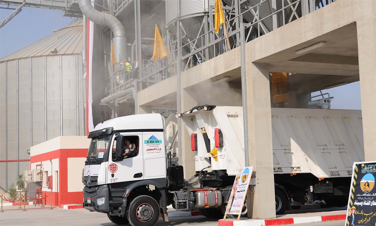 رئيس الوزراء صوامع أبو صوير تستهدف تقليل الفاقد في محصول القمح (10)