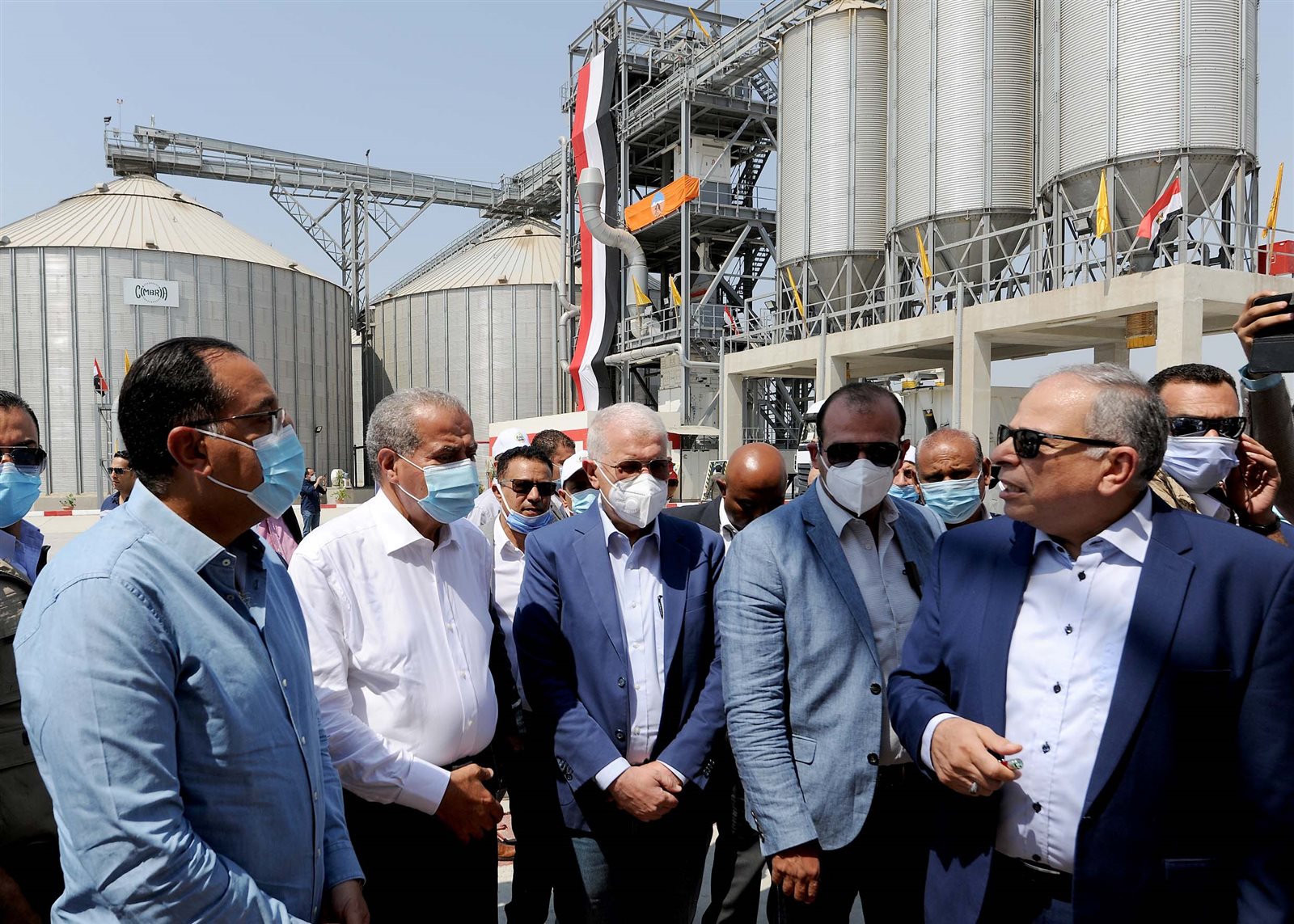 رئيس الوزراء صوامع أبو صوير تستهدف تقليل الفاقد في محصول القمح (12)