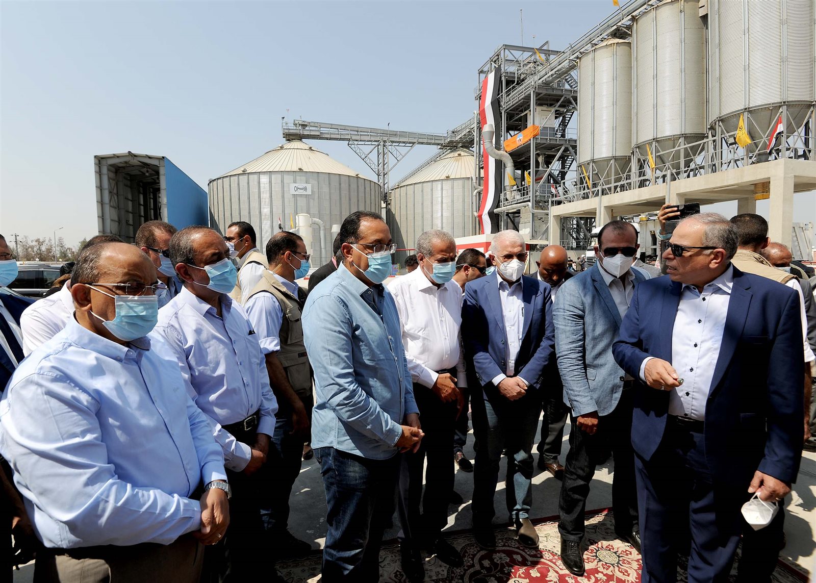 رئيس الوزراء صوامع أبو صوير تستهدف تقليل الفاقد في محصول القمح (13)