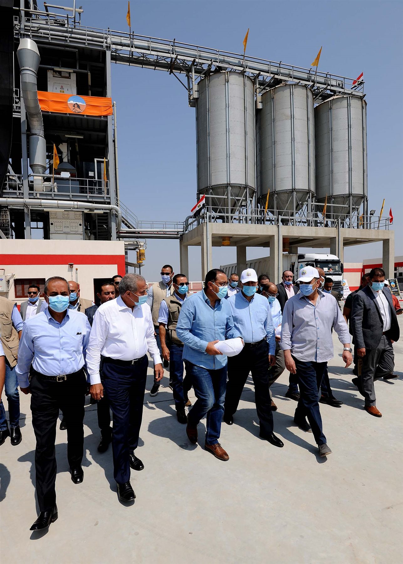 رئيس الوزراء صوامع أبو صوير تستهدف تقليل الفاقد في محصول القمح (18)