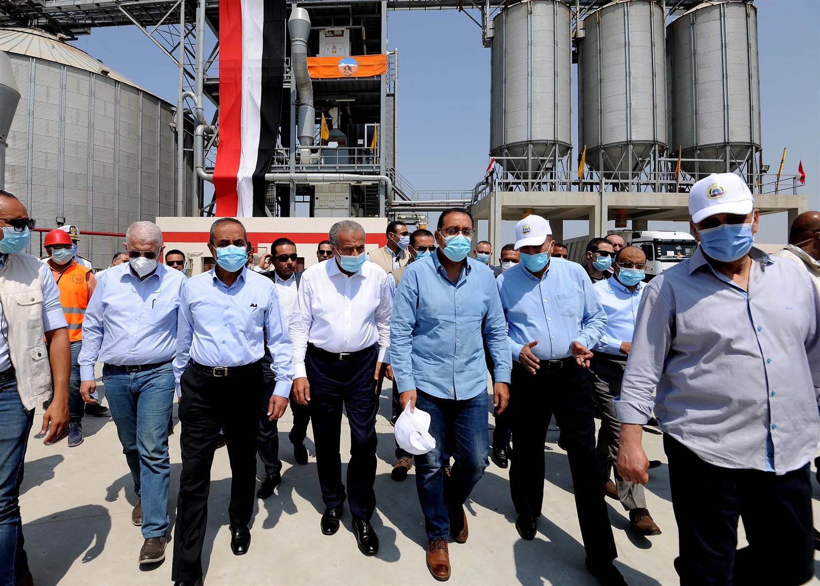 رئيس الوزراء صوامع أبو صوير تستهدف تقليل الفاقد في محصول القمح (19)