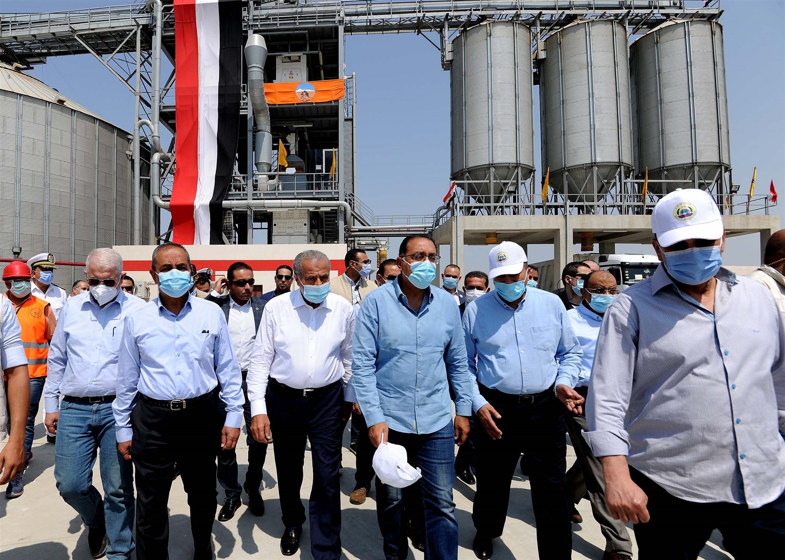 رئيس الوزراء صوامع أبو صوير تستهدف تقليل الفاقد في محصول القمح (20)