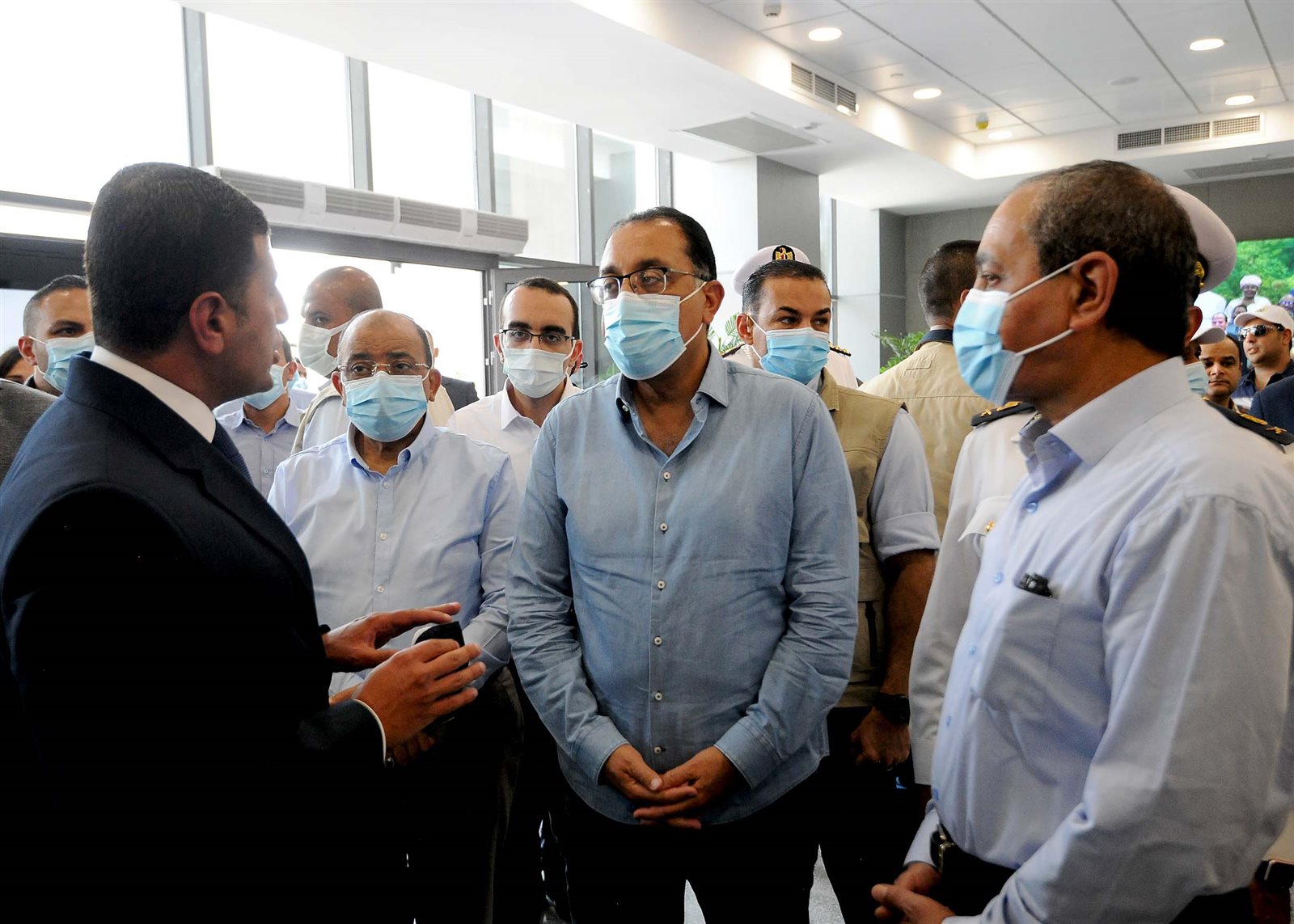 رئيس الوزراء يزور مركز خدمات المستثمرين بمدينة الإسماعيلية (5)
