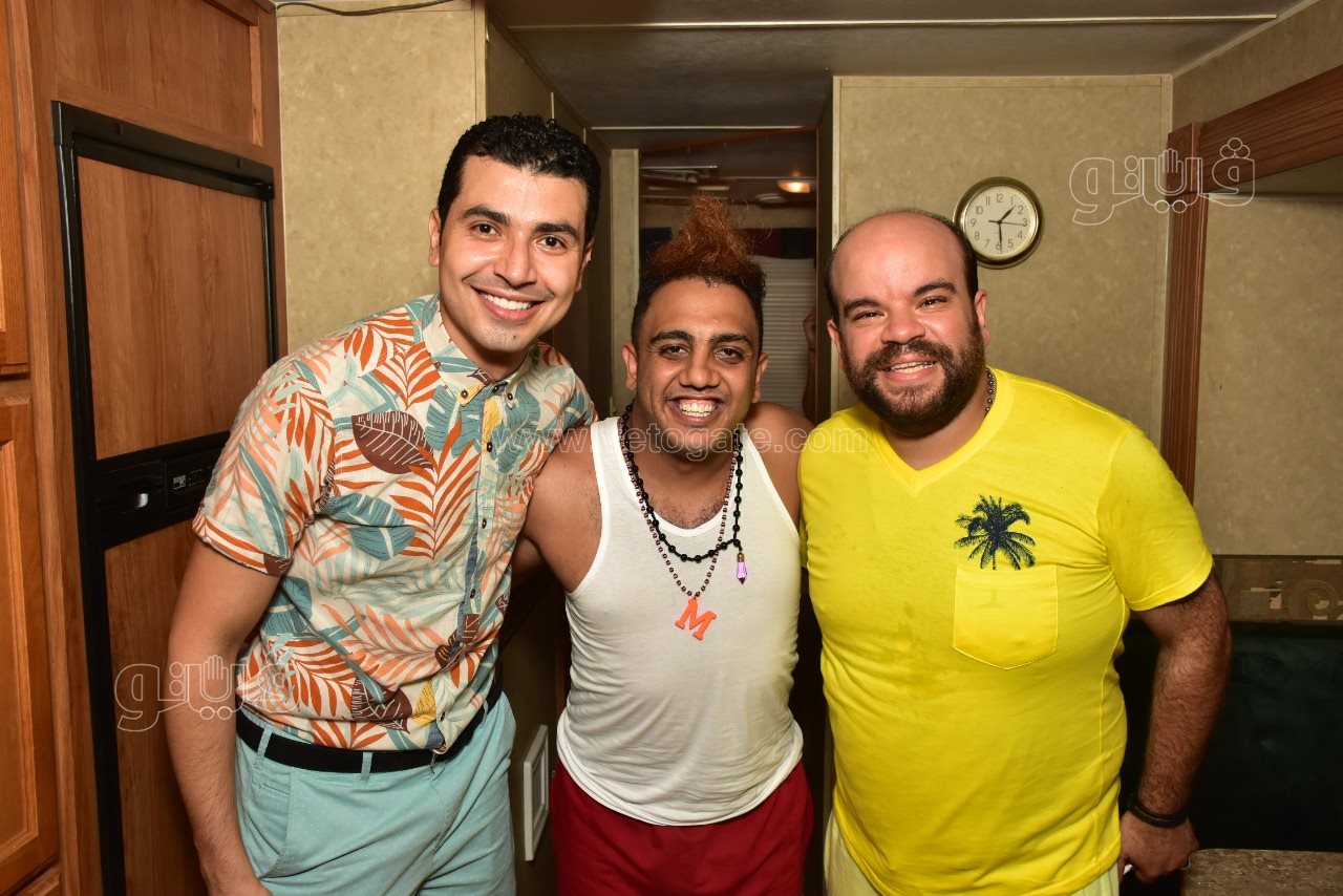 اشرف عبد الباقى يفتتح شمسية واربع كراسي علي مسرح الساحل (7)