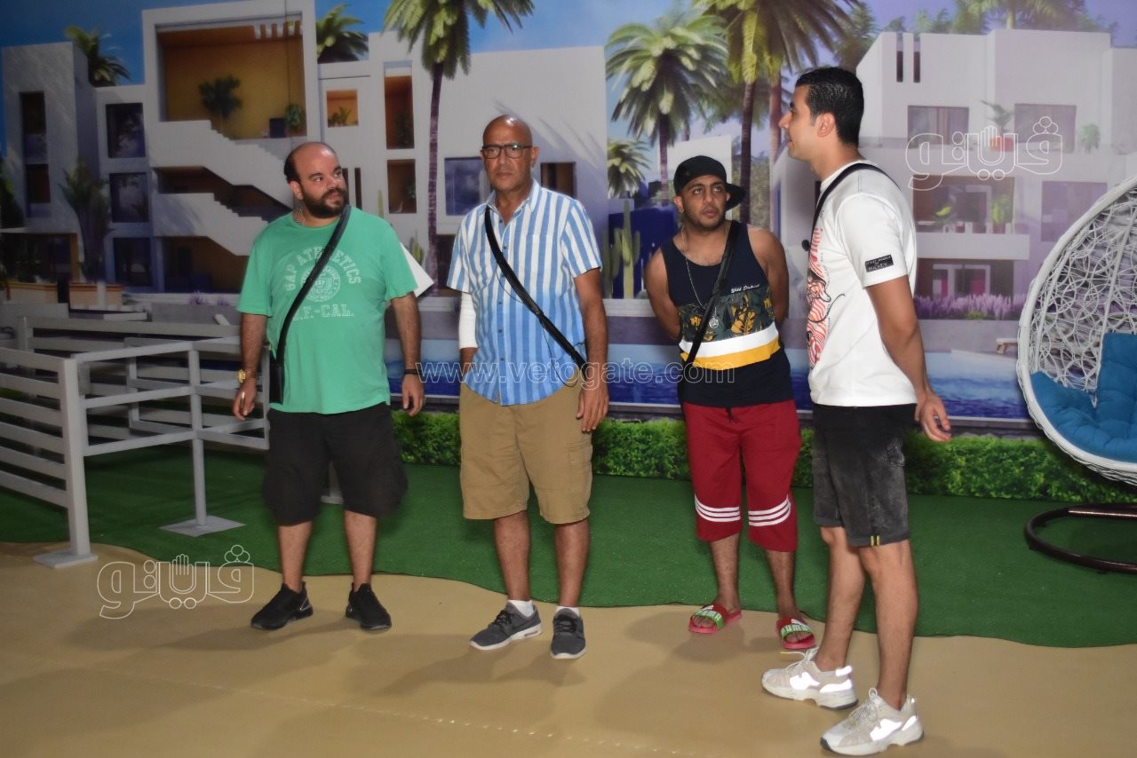 اشرف عبد الباقى يفتتح شمسية واربع كراسي علي مسرح الساحل (16)