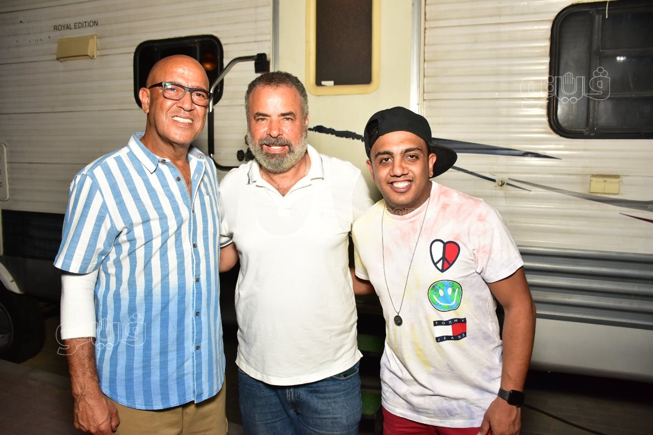 اشرف عبد الباقى يفتتح شمسية واربع كراسي علي مسرح الساحل (23)