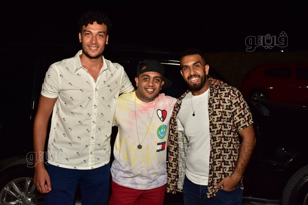 اشرف عبد الباقى يفتتح شمسية واربع كراسي علي مسرح الساحل (24)