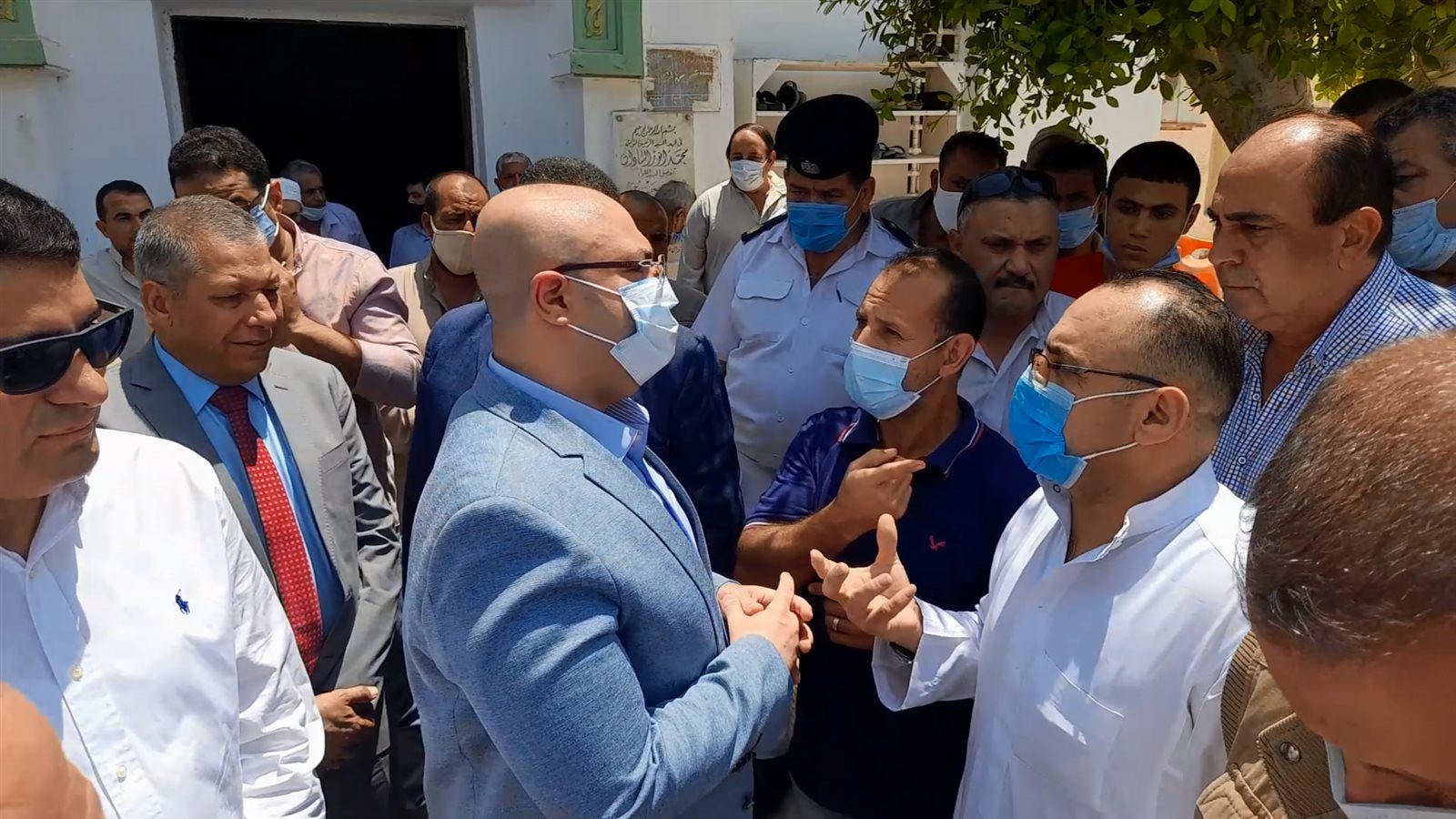 محافظ بني سويف يستمع لمطالب وشكاوى اهالي اهناسيا