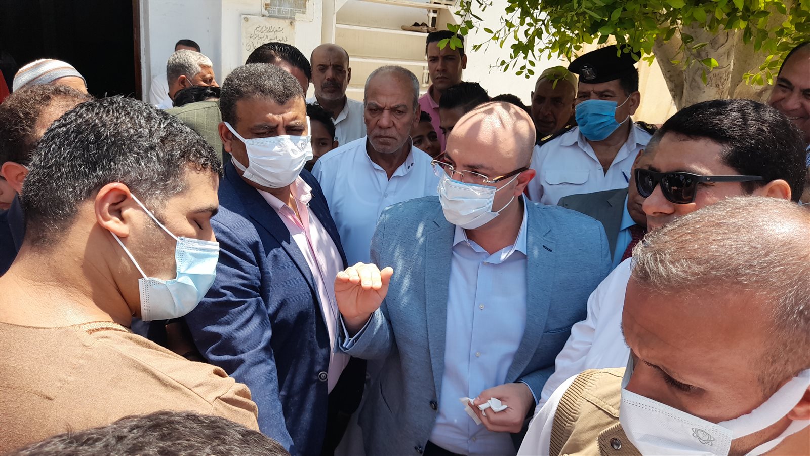 محافظ بني سويف يستمع لمطالب وشكاوى اهالي اهناسيا