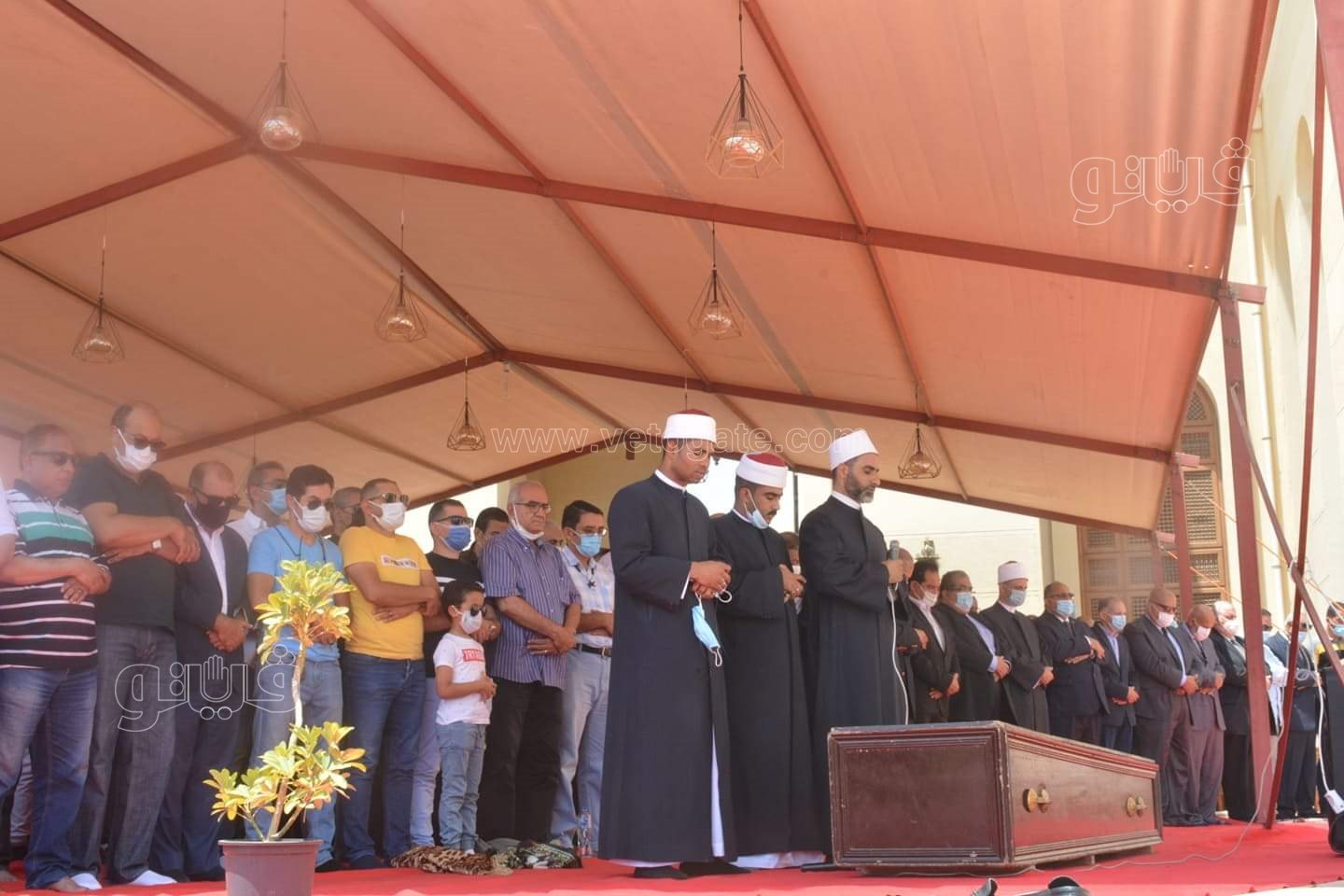 received_1011250702946263