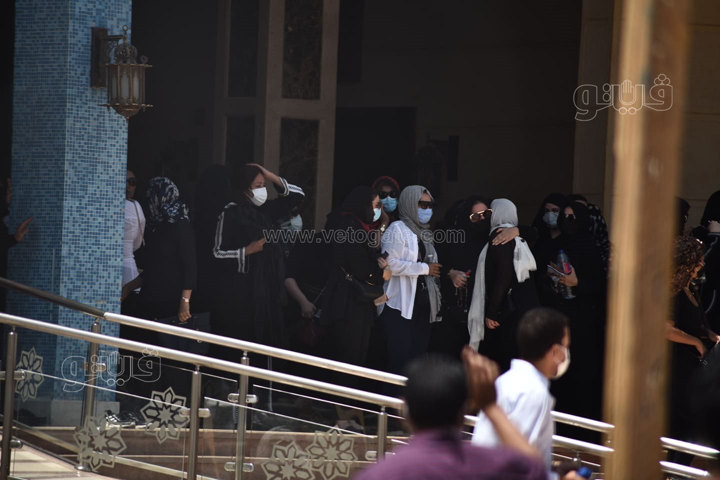 الانهيار والحزن يسيطر على نجوم الفن في جنازة دلال عبد العزيز  (17)