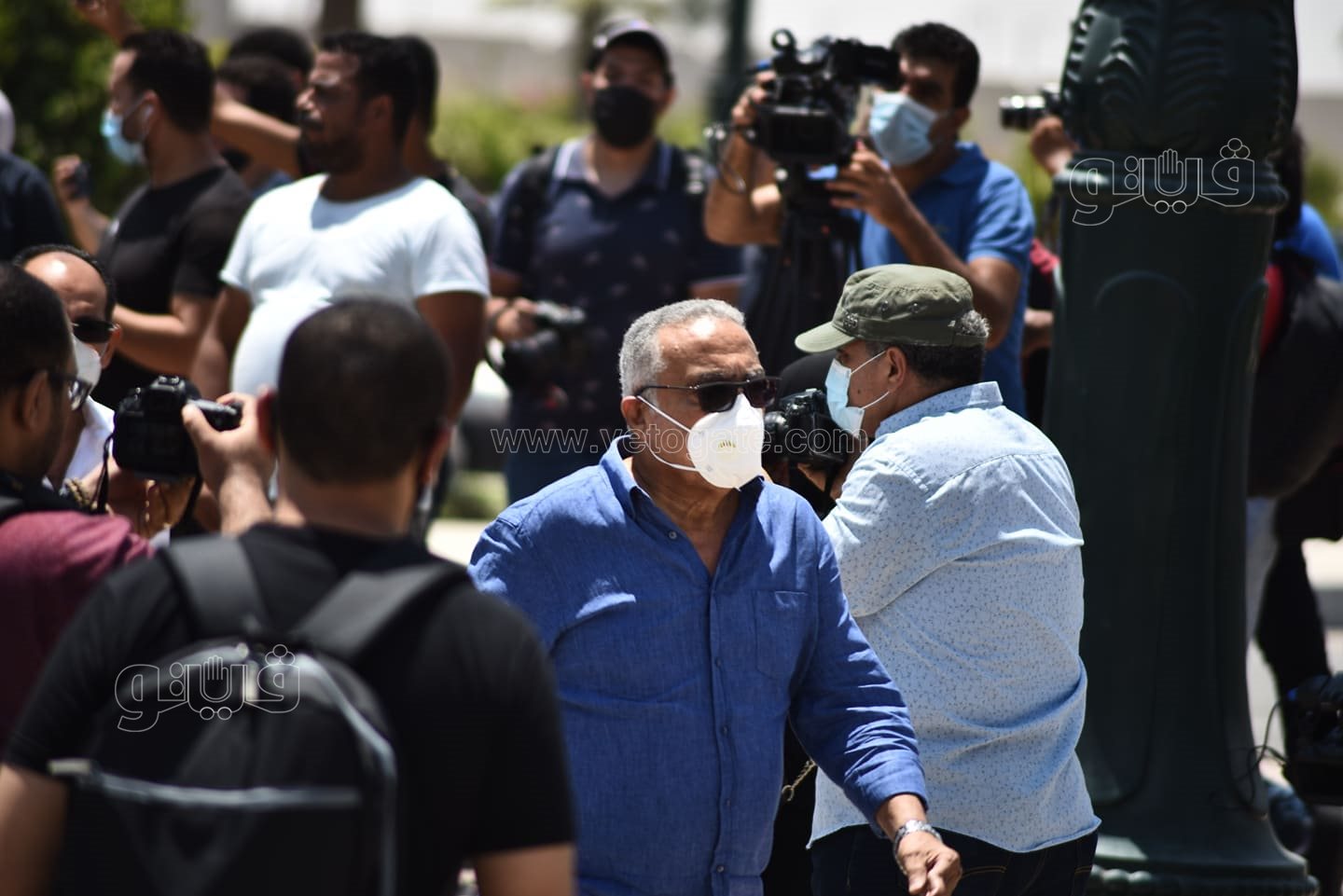 الانهيار والحزن يسيطر على نجوم الفن في جنازة دلال عبد العزيز  (19)