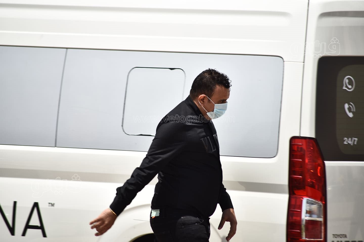 الانهيار والحزن يسيطر على نجوم الفن في جنازة دلال عبد العزيز  (24)