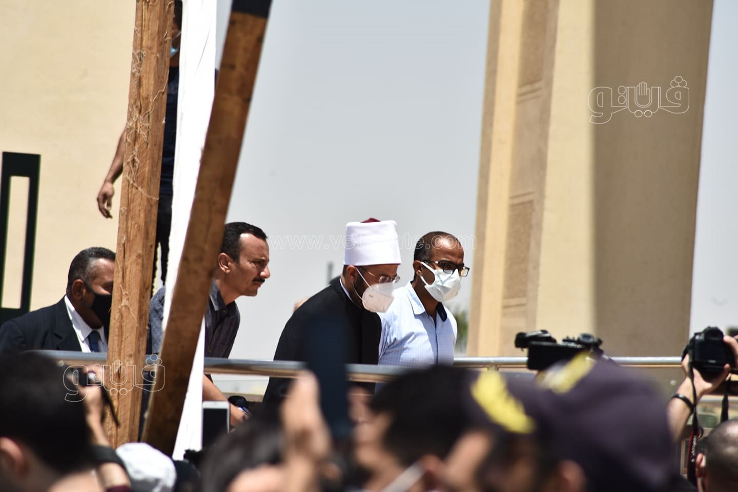 الانهيار والحزن يسيطر على نجوم الفن في جنازة دلال عبد العزيز  (27)