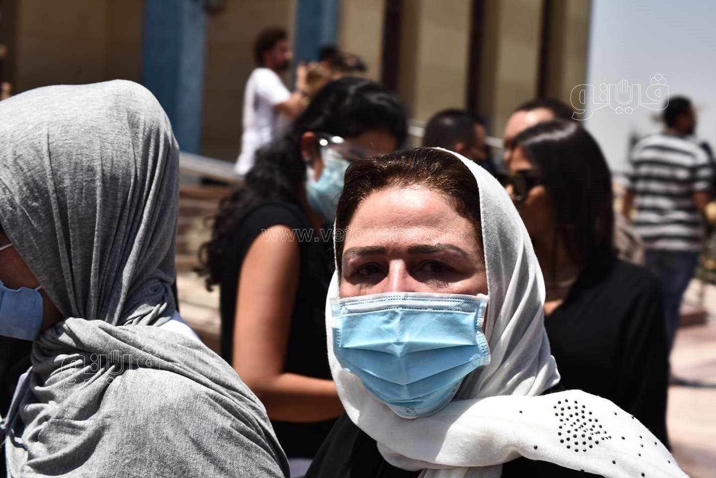 الانهيار والحزن يسيطر على نجوم الفن في جنازة دلال عبد العزيز  (29)