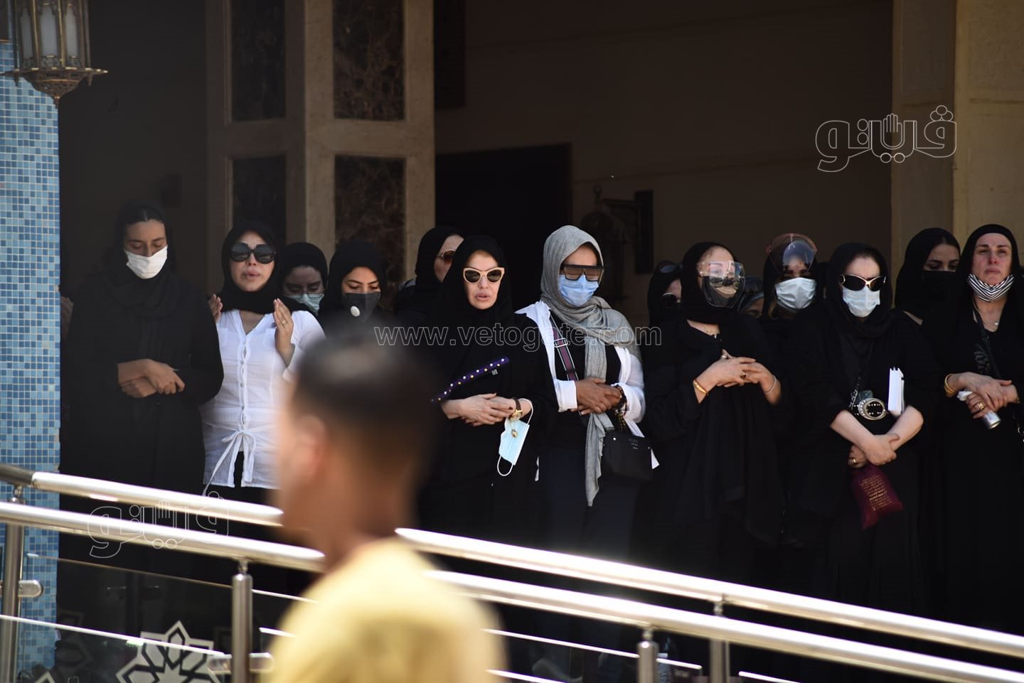 الانهيار والحزن يسيطر على نجوم الفن في جنازة دلال عبد العزيز  (30)