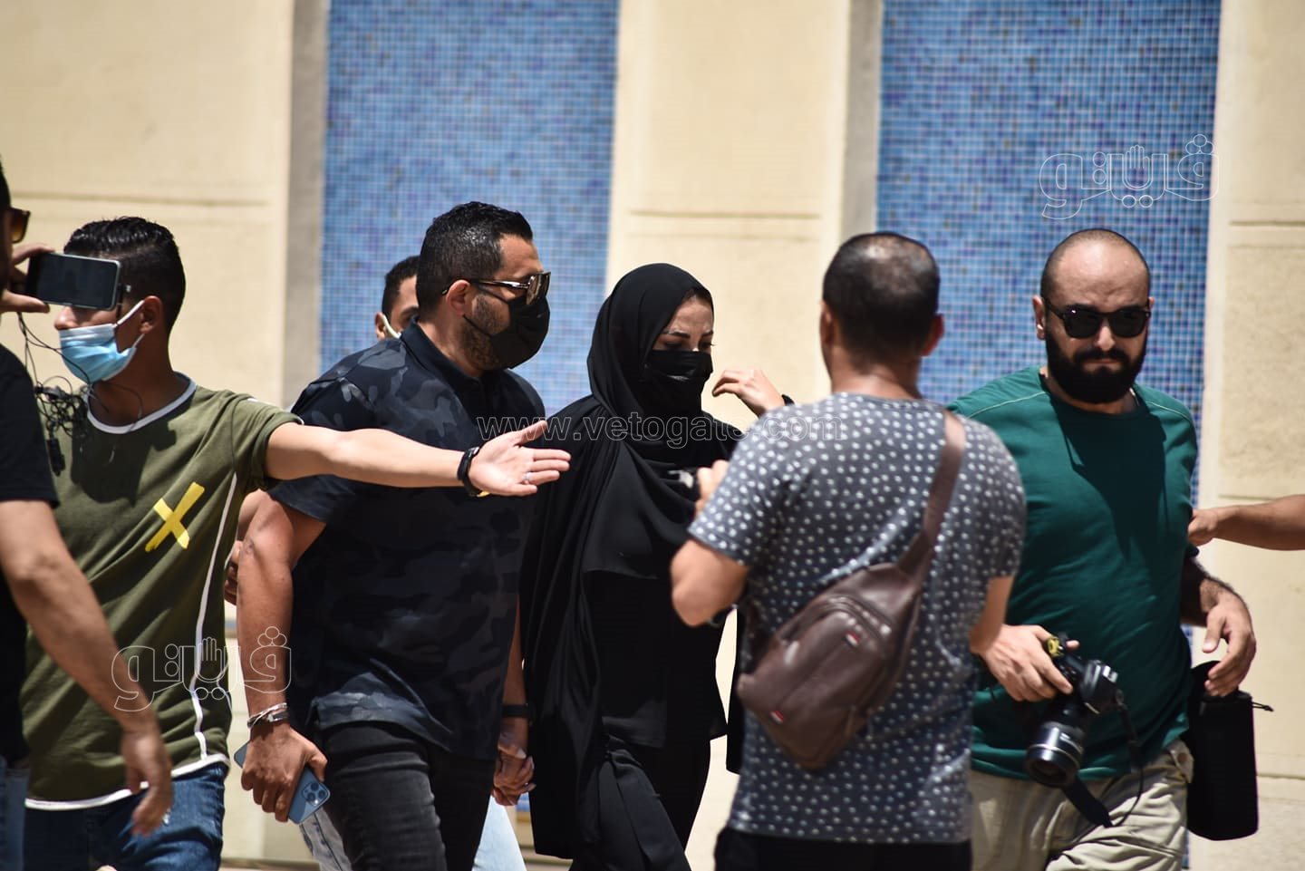 الانهيار والحزن يسيطر على نجوم الفن في جنازة دلال عبد العزيز  (5)