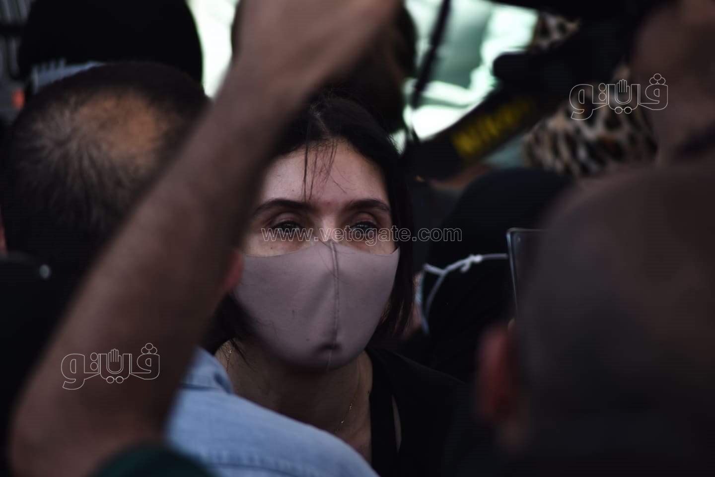 رامي رضوان وحسن الرداد يتلقيان العزاء في دلال عبد العزيز بالمقابر (1)