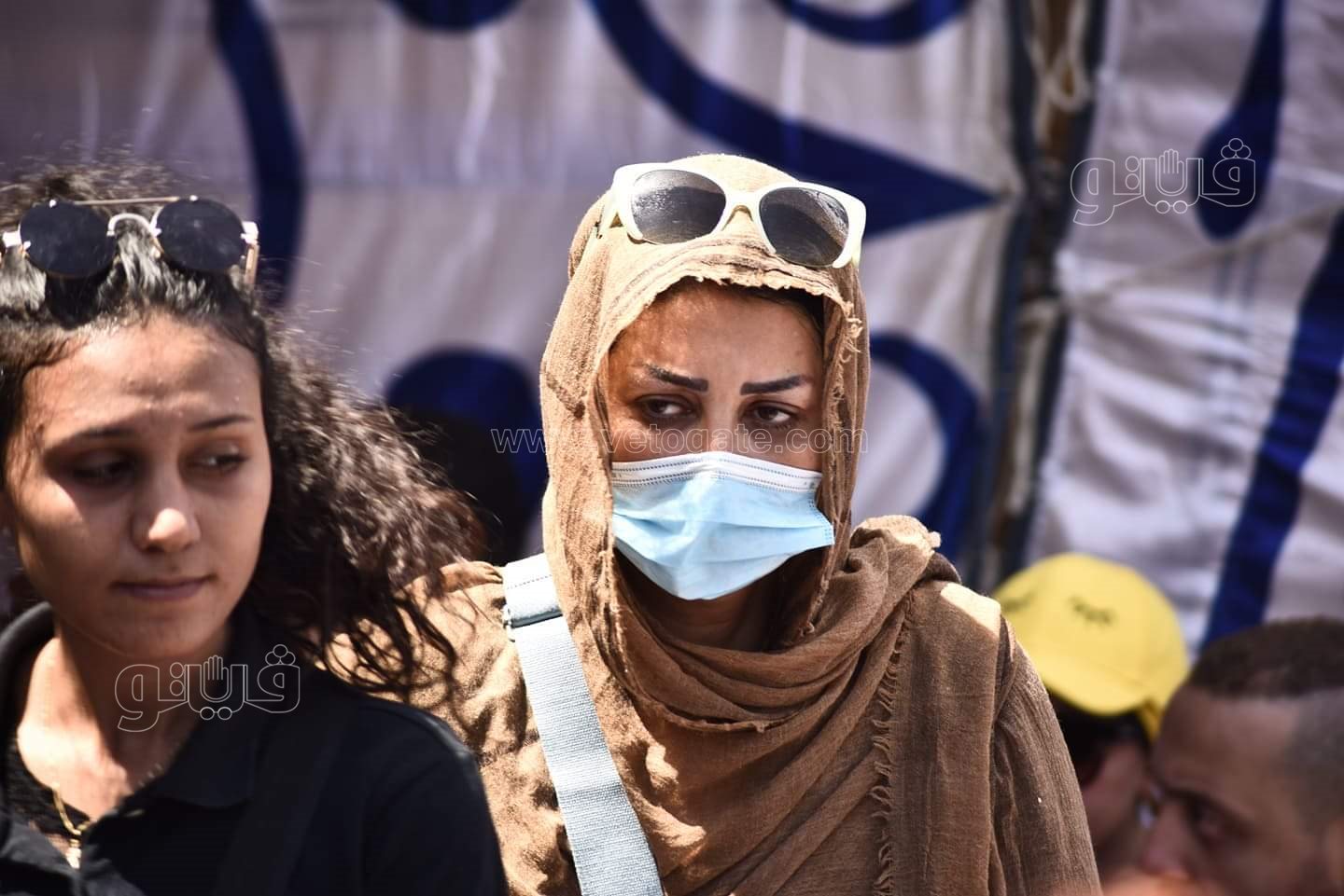 رامي رضوان وحسن الرداد يتلقيان العزاء في دلال عبد العزيز بالمقابر (11)