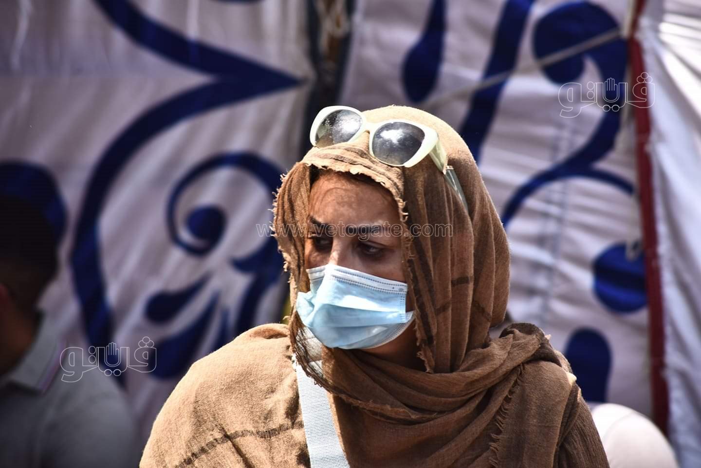 رامي رضوان وحسن الرداد يتلقيان العزاء في دلال عبد العزيز بالمقابر (30)