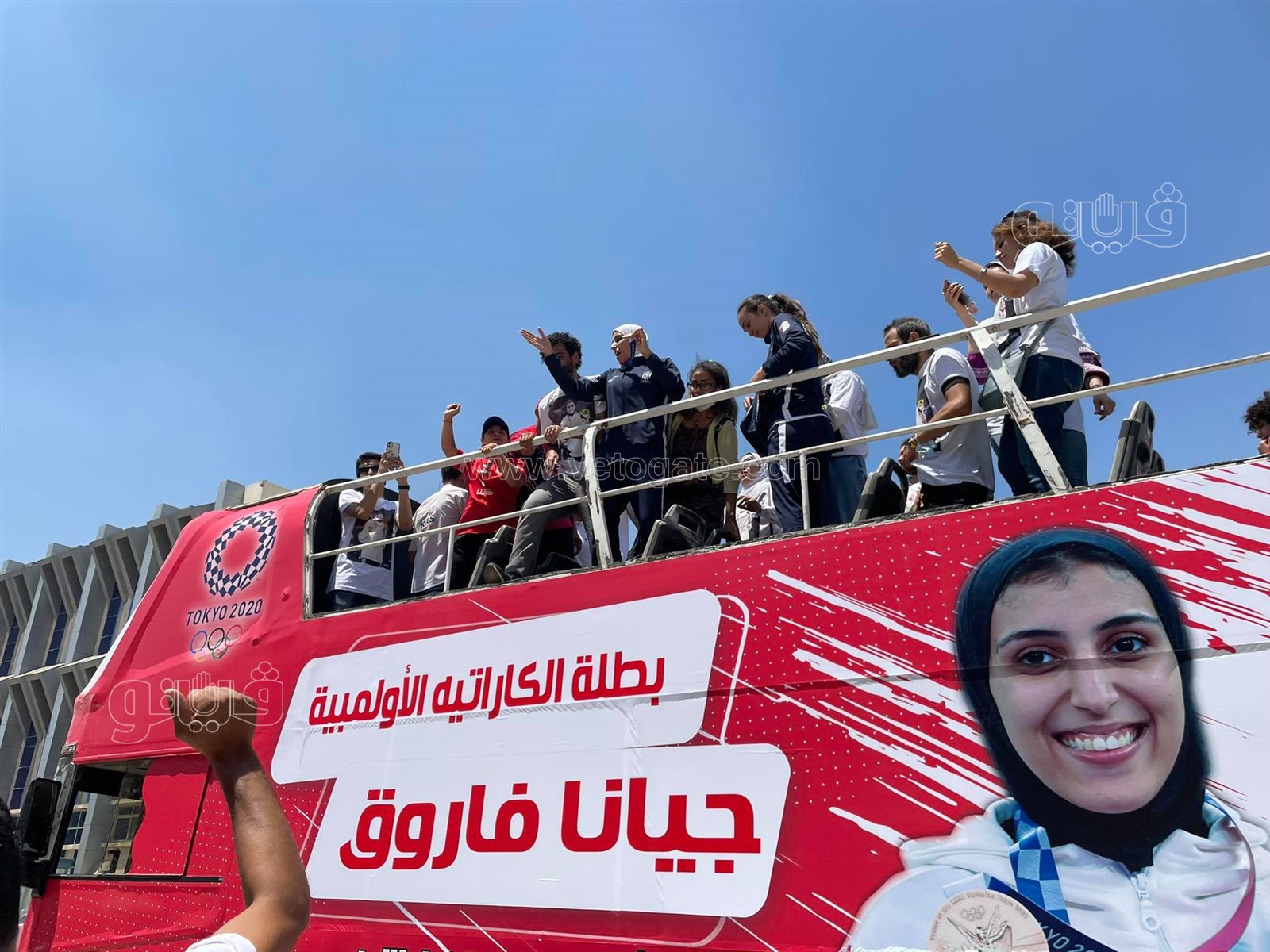  الأتوبيس المكشوف يجوب شوارع القاهرة بـ جيانا فاروق  (3)