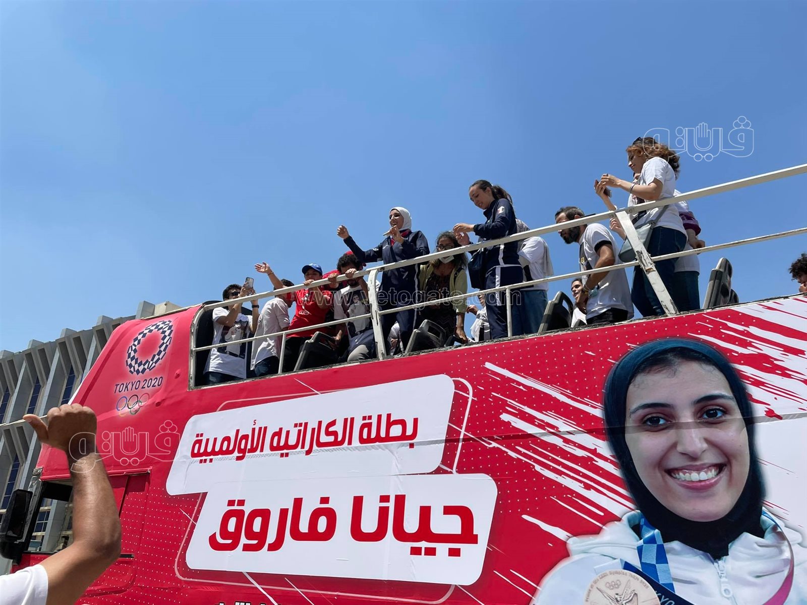  الأتوبيس المكشوف يجوب شوارع القاهرة بـ جيانا فاروق  (4)