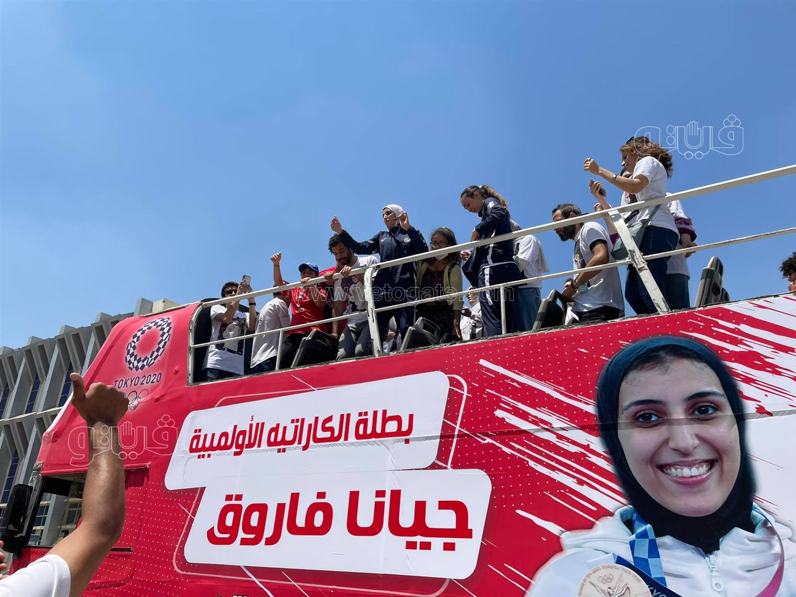  الأتوبيس المكشوف يجوب شوارع القاهرة بـ جيانا فاروق  (5)