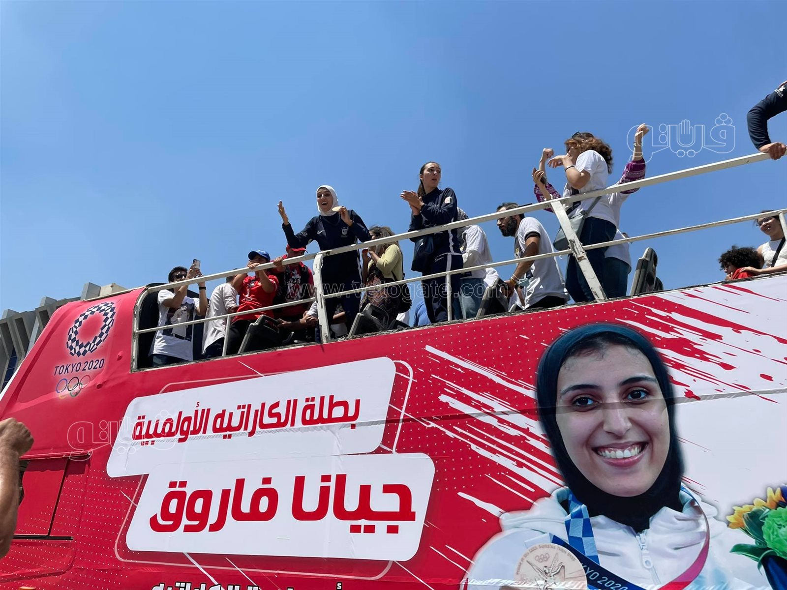  الأتوبيس المكشوف يجوب شوارع القاهرة بـ جيانا فاروق  (7)