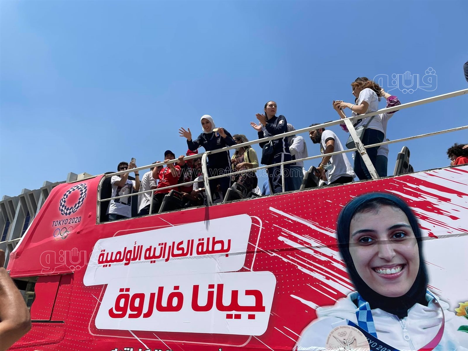  الأتوبيس المكشوف يجوب شوارع القاهرة بـ جيانا فاروق  (1)