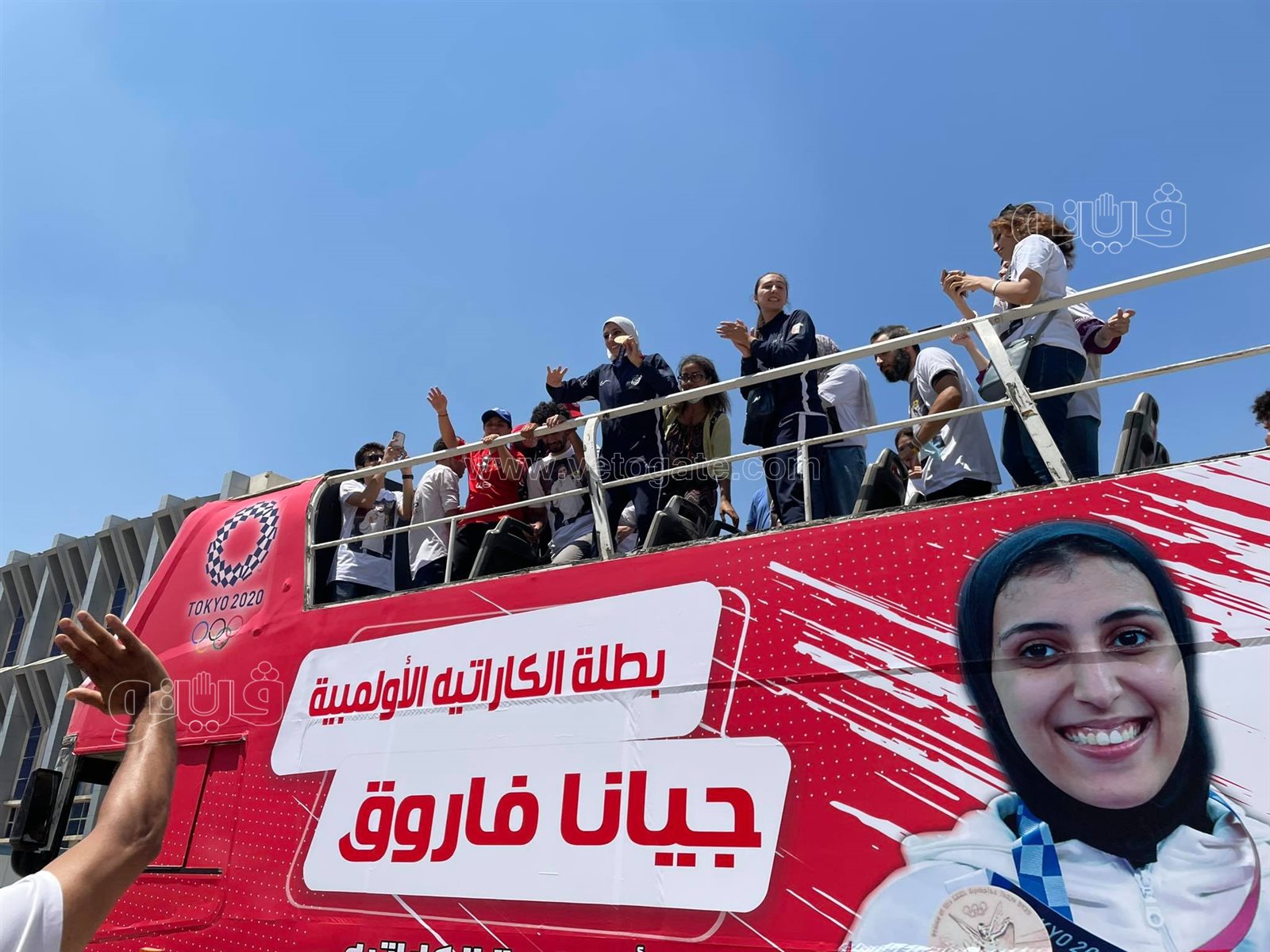  الأتوبيس المكشوف يجوب شوارع القاهرة بـ جيانا فاروق  (2)