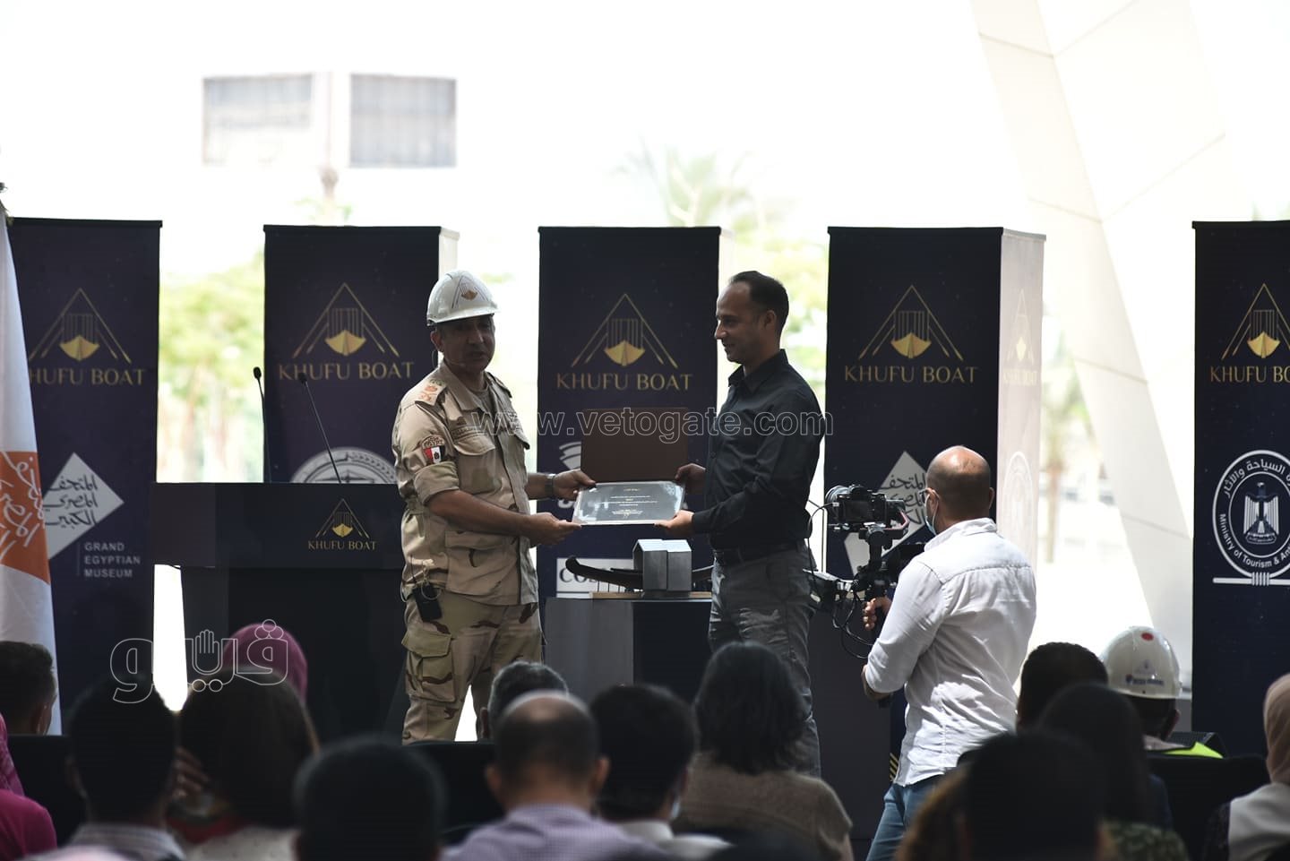 المتحف المصري الكبير يكرم فريق نقل مركب الملك خوفو (4)