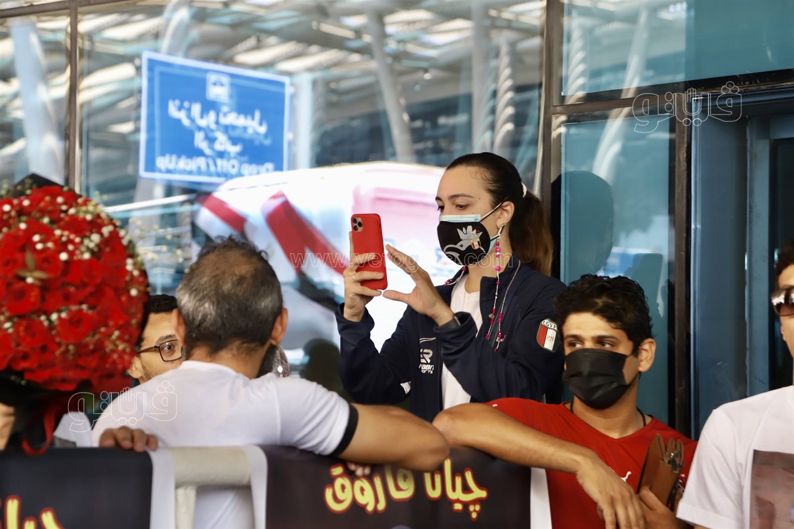 لحظة وصول جيانا فاروق إلى مطار القاهرة  (10)