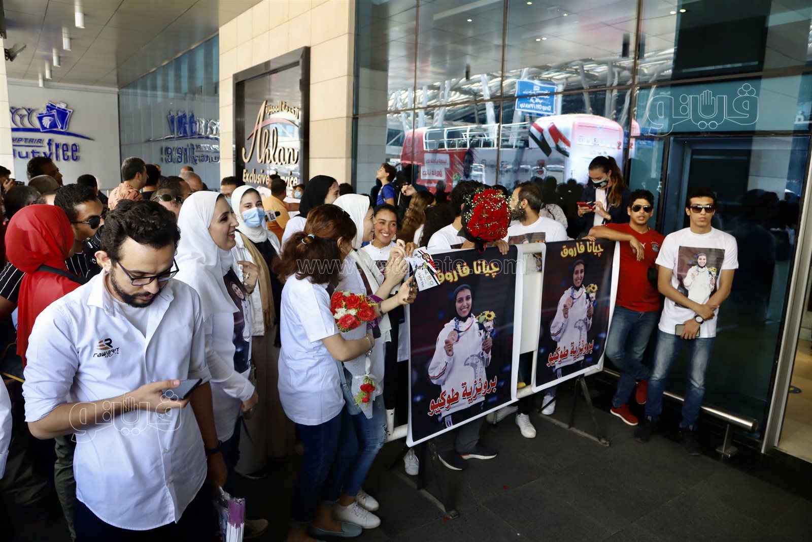 لحظة وصول جيانا فاروق إلى مطار القاهرة  (14)