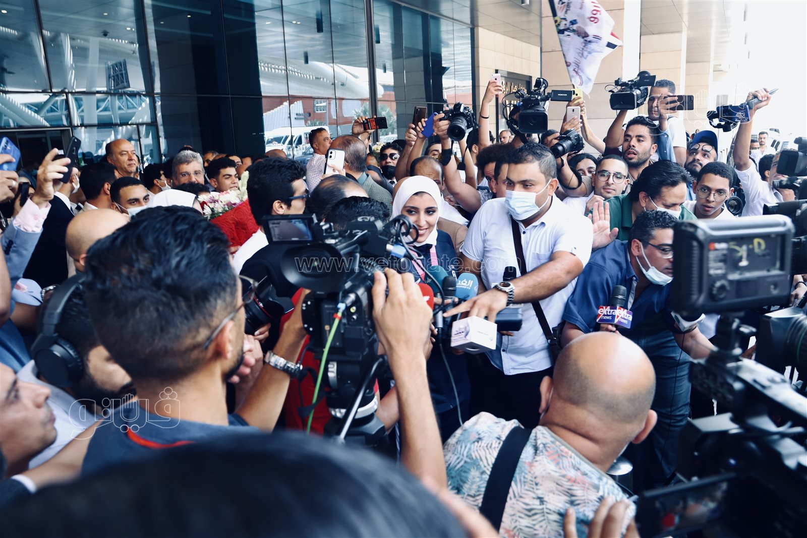 لحظة وصول جيانا فاروق إلى مطار القاهرة  (16)