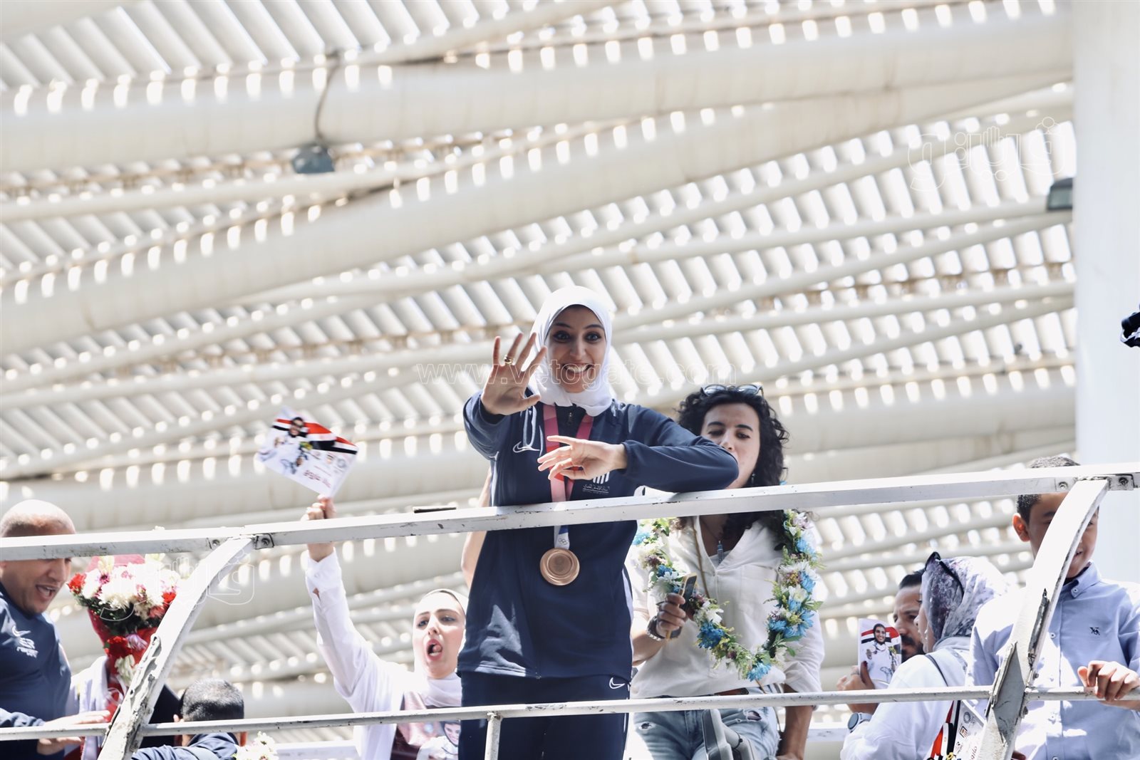 لحظة وصول جيانا فاروق إلى مطار القاهرة  (21)