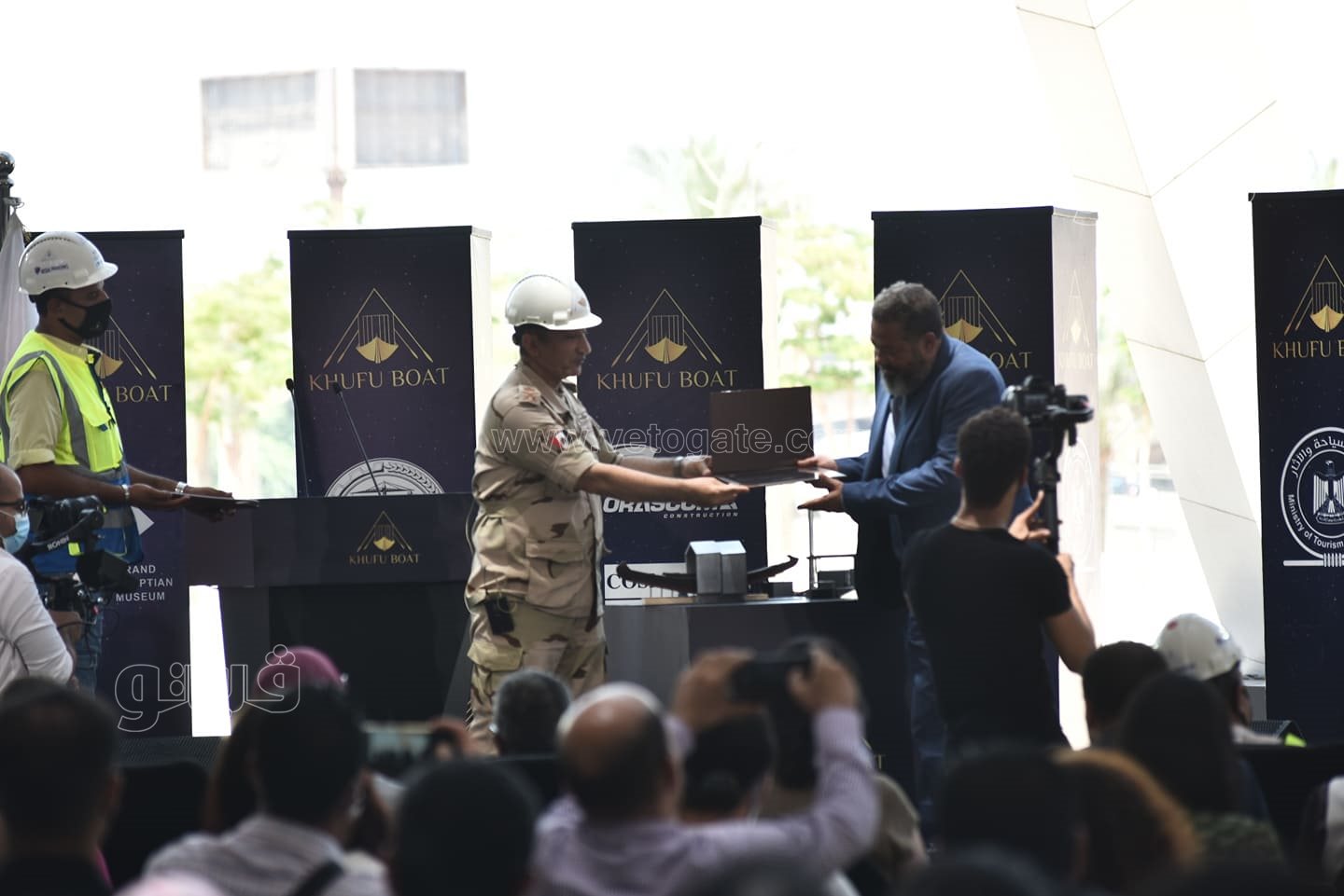 المتحف المصري الكبير يكرم فريق نقل مركب الملك خوفو (37)