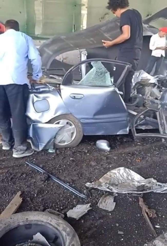 تصادم 3 سيارات بالطريق الأوسطى