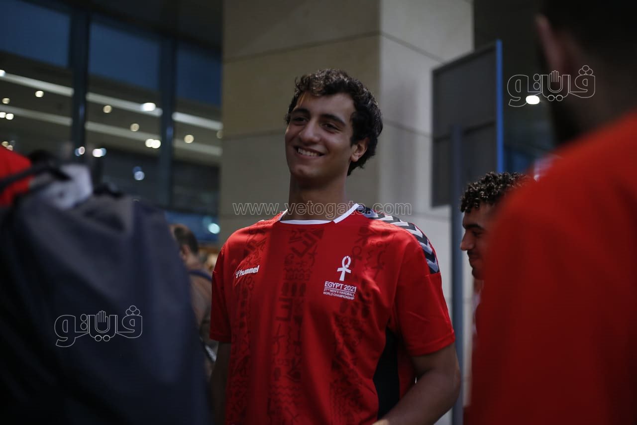وصول منتخب اليد مطار القاهرة (5)