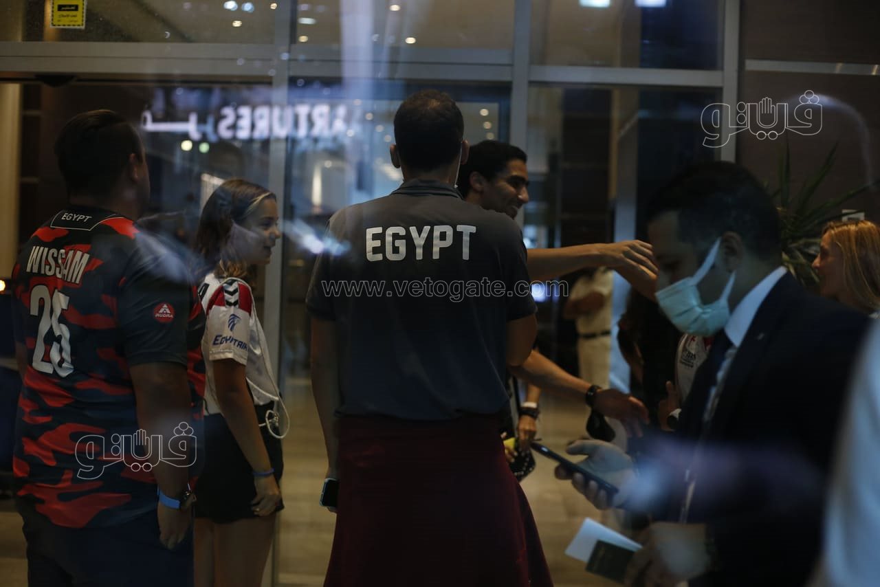 وصول منتخب اليد مطار القاهرة (6)