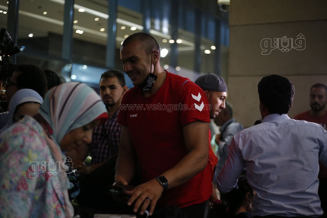 وصول منتخب اليد مطار القاهرة (7)