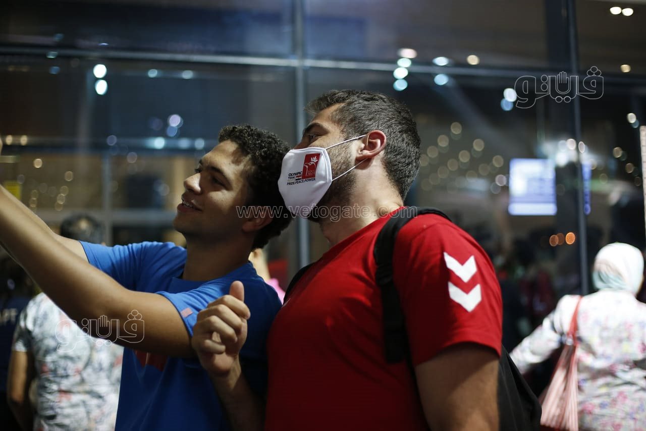 وصول منتخب اليد مطار القاهرة (19)