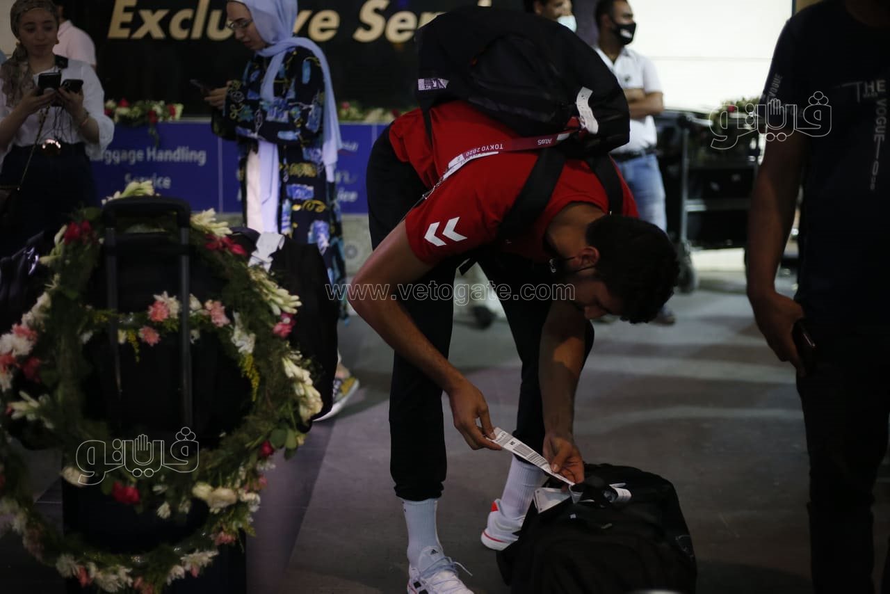 وصول منتخب اليد مطار القاهرة (28)