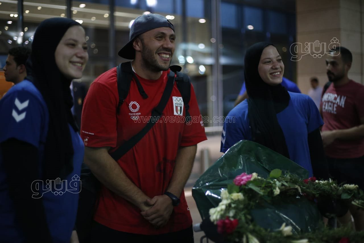 وصول منتخب اليد مطار القاهرة (31)