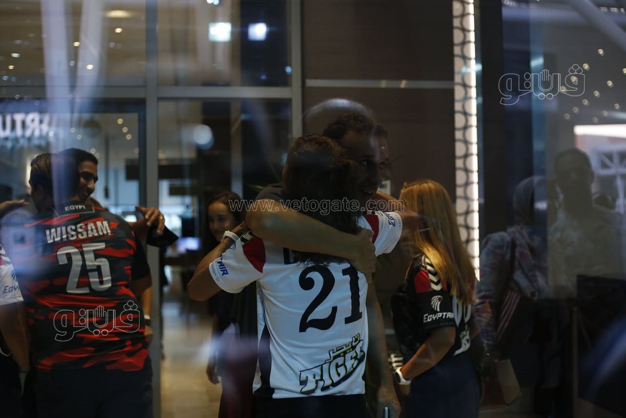 وصول منتخب اليد مطار القاهرة (10)