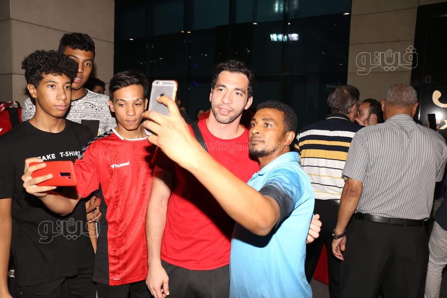 وصول منتخب اليد مطار القاهرة (21)