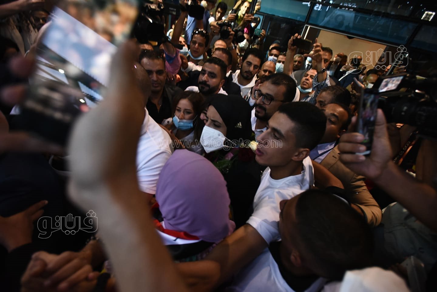 وصول فريال أشرف لمطار القاهرة  (1)